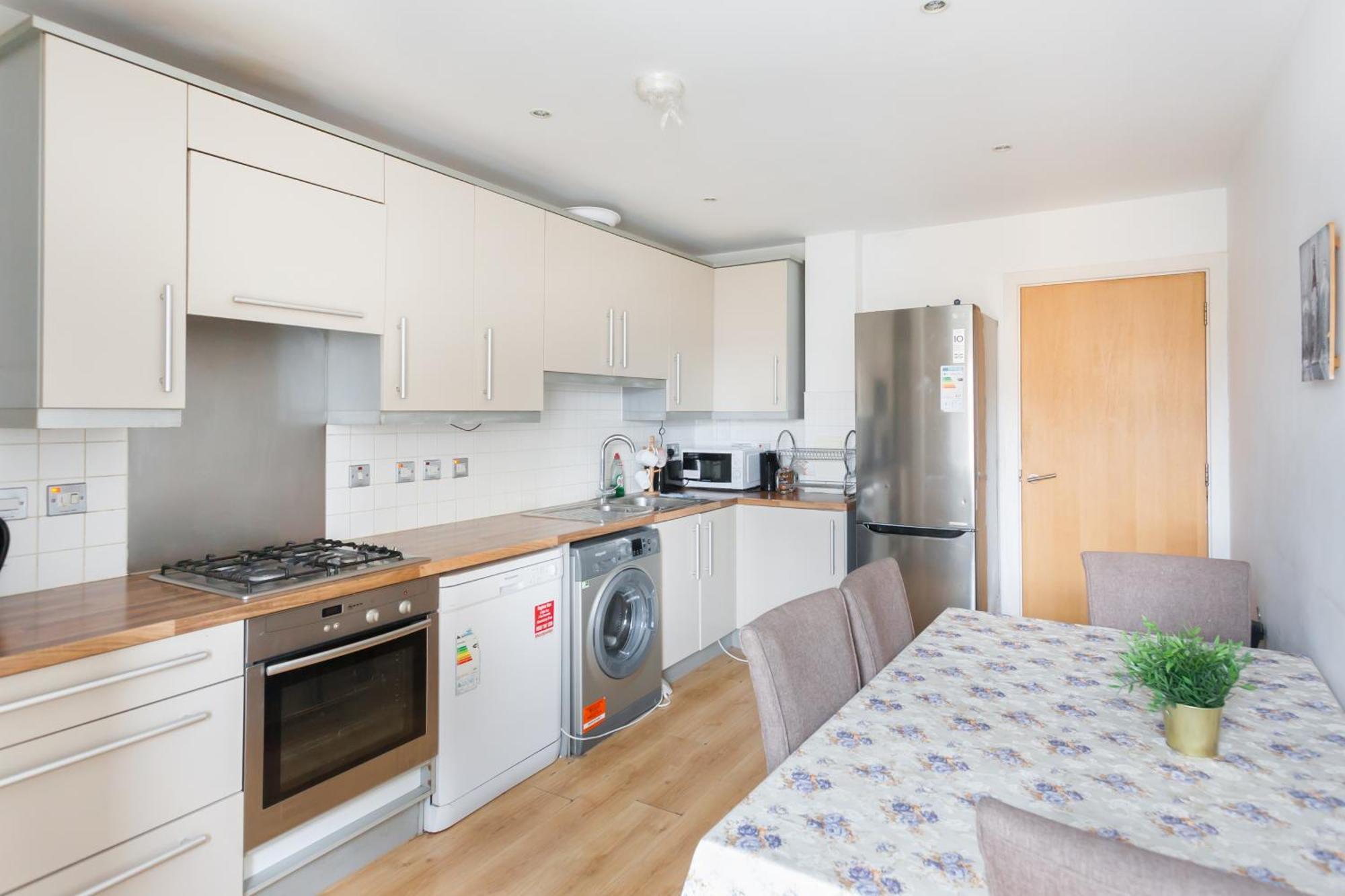 Hannah Homes * London